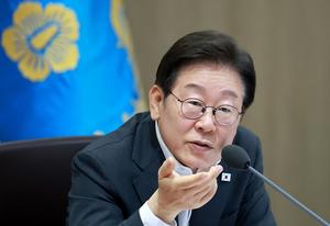 찴 