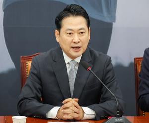 嵿,  '  йڡ 䱸' 