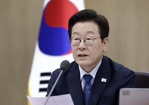 찴 