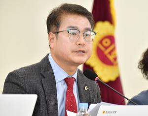 ڳ 泲ǿ, 'ûҳ ڹ, ̴ ?'  ȸ