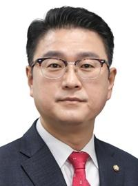 �ڳ��� �泲���ǿ� ����ġ�� �ƴ϶�, å���� �ʿ��ϴ١�