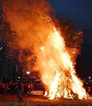 ���� �¿�� �����뺸�� �¾� �泲 ����ü�� ȭ�� ���� '���'