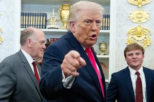 �̶�, Ʈ���� �����޿� '����' �ǽɡ�����