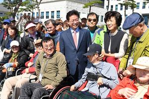 ��ö�� �ĺ�, ������� �� �¾� ����� ���� ��ǥ ���翬�� �ϻ�, ��ΰ� �Բ� ������ ��ϡ�